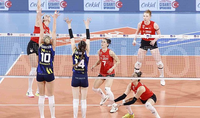 2025 Kadınlar AXA Sigorta Kupa Voley'de ilk finalist Fenerbahçe