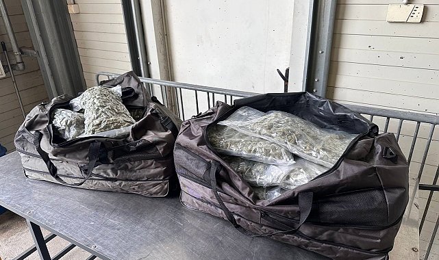 23 kilo 800 gram esrarı Türkiye'ye sokacaklardı