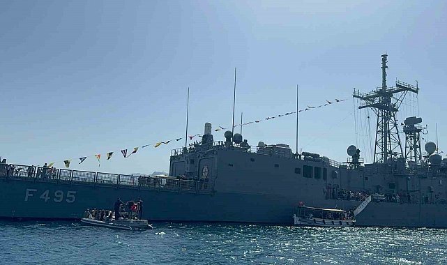 23 Nisan'da askeri gemilere yoğun ilgi