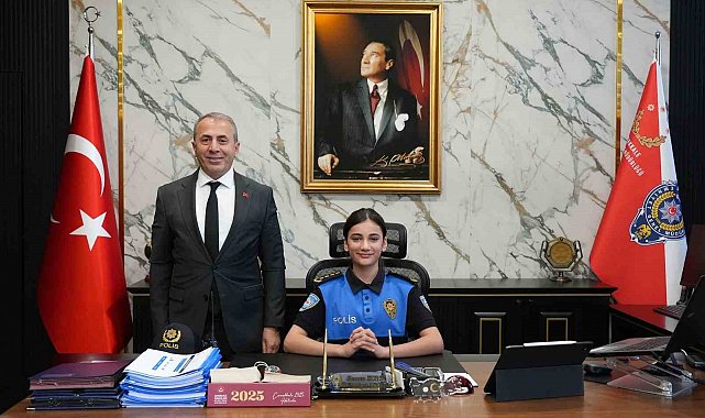 23 Nisan'da Emniyet Müdürü Kurt, makamını gazi polis memurunun kızına devretti