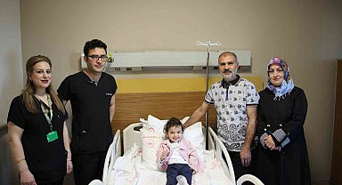 24 aylık bebekten 1.5 santimlik taş alındı: Süper mini PNL ile büyük başarı