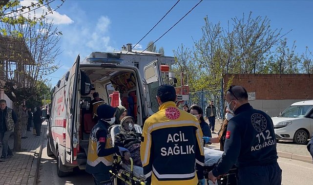 3 katlı binadaki yangında can pazarı...Anne ve kızı etkilendi