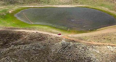 'Bervi Gölü' doğal güzelliği ile dikkat çekiyor