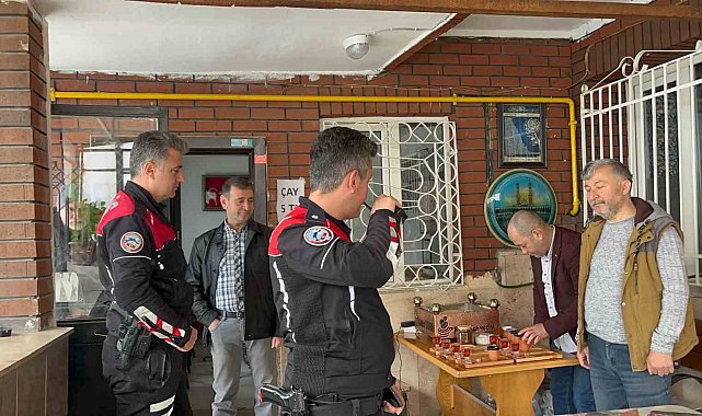 'Camide kavga var' diye gelen ekibini şiir ve dua ile karşıladılar