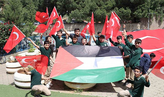 'Gazze'ye özgürlük' etkinliğinde duygusal anlar