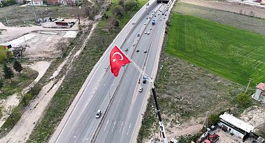 43 metre yüksekliğe dev Türk bayrağı