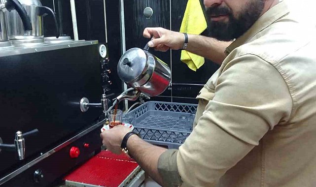 45 yıllık çay ocağını 3 kuşak bir arada işletiyor