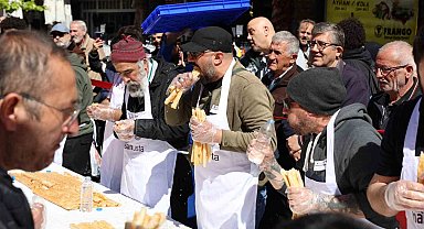 5 dakikada 11 metre börek yedi, 10 gram altının sahibi oldu