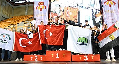 5 kıtadan okulların katıldığı olimpiyatlarda İzmit MTAL, 4 kupa ile döndü