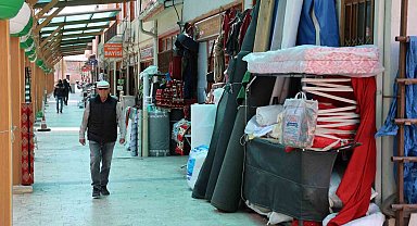 63 yıllık çadırcı Eroğlu: "Altın gibi mesleğe işçi bulamıyoruz"