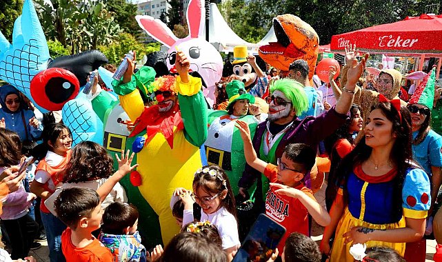 Adana'da karnaval coşkusu sürüyor