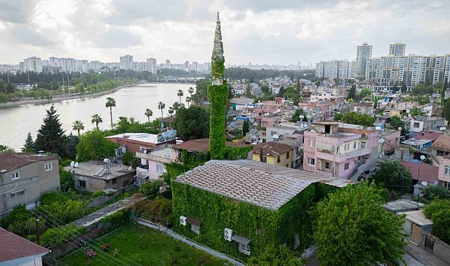 Adana'nın Botanik Bahçesi "Yeşil Cami" sarmaşıklara büründü