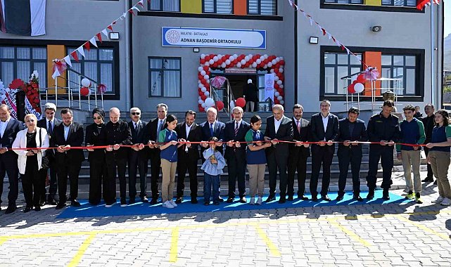 Adnan Başdemir Ortaokulu hizmete açıldı