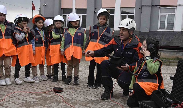 AFAD'tan çocuklara gönüllülük ve afet bilinci eğitimi