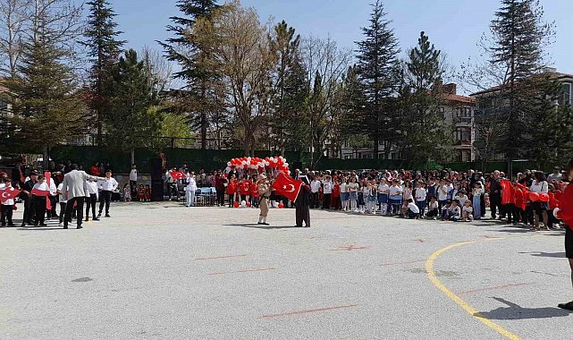 Afyonkarahisar'da 23 Nisan'da duygulandıran gösteri