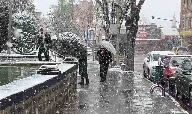 Afyonkarahisar'da kar yağışı etkisini kaybetti