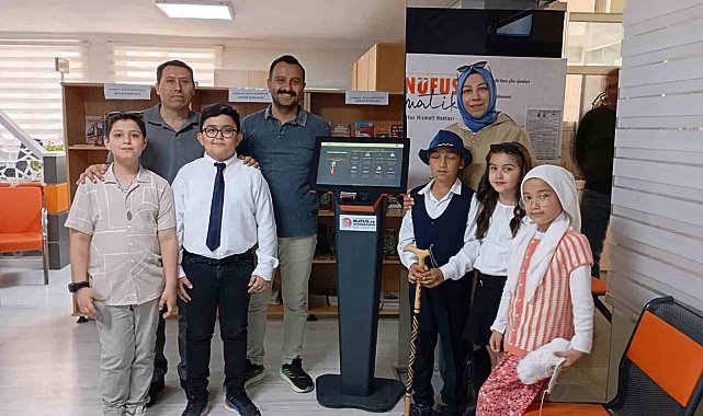 Afyonkarahisar'da minikler 'Nüfusmatik'i tiyatro ile tanıttı