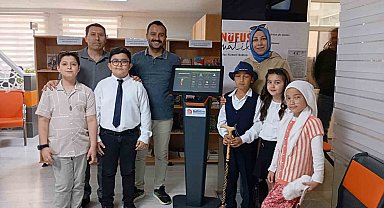 Afyonkarahisar'da minikler 'Nüfusmatik'i tiyatro ile tanıttı