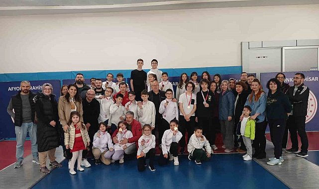 Afyonkarahisarlı Eskrimciler Antalya yolcusu