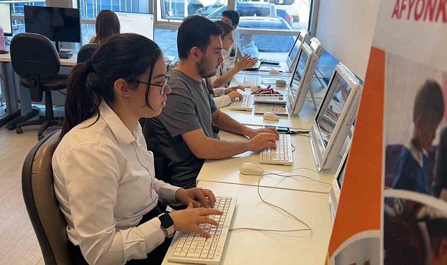 Afyonkarahisarlı öğrenciler klavye şampiyonasına damga vurdu