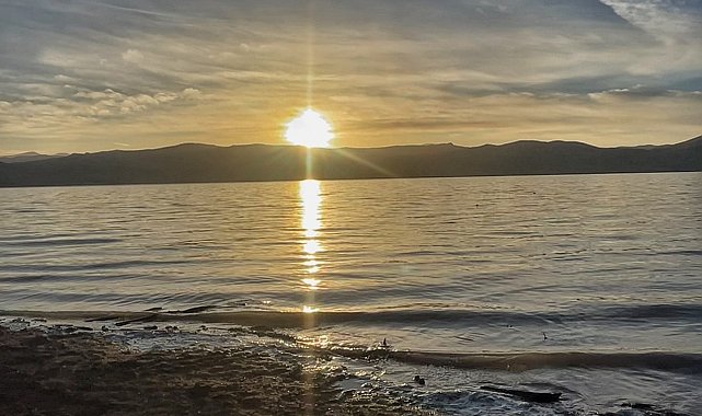 Ağrı Yazıcı Barajı'nda gün doğumu görsel şölen sundu