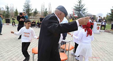 Ağrı'da nesiller buluştu