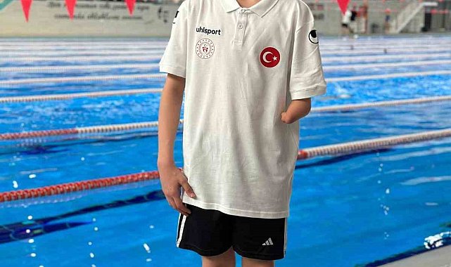 Ahmet Çınar Bakkal yüzme yarışında gümüş madalya sahibi oldu