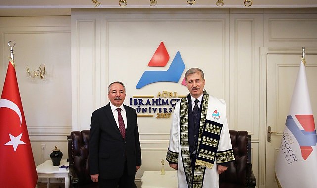 AİÇÜ'de yeni dönem: Gülçin rektörlük görevine başladı