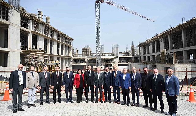 Ak Parti İl Başkanı Davut Gürkan ve 6 milletvekilinden BTÜ çıkarması