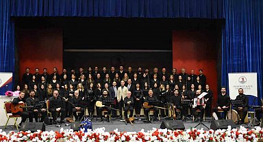 Akademisyenlerden sahne performansı