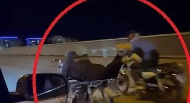 Akan trafikte motosikletin üzerinde ölümüne yolculuk
