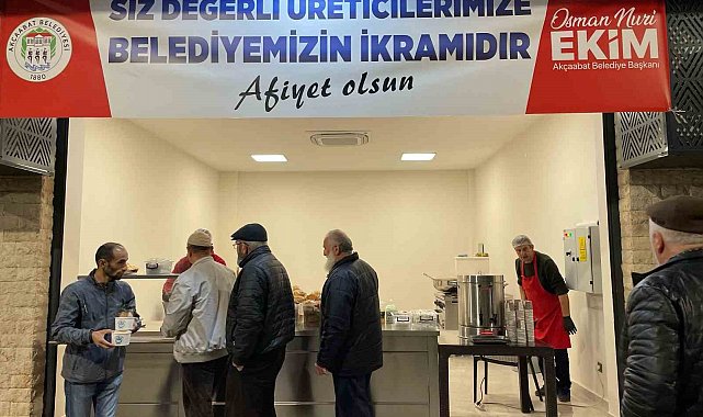 Akçaabat'ta pazarcı esnafına sıcak çorba ikramı