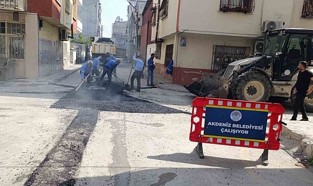 Akdeniz sokaklarında yenileme ve düzenleme çalışmaları sürüyor