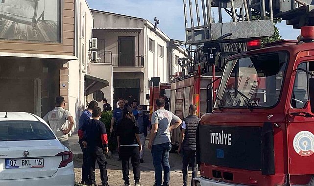 Aksu'da mobilya atölyesindeki yangın korkuttu