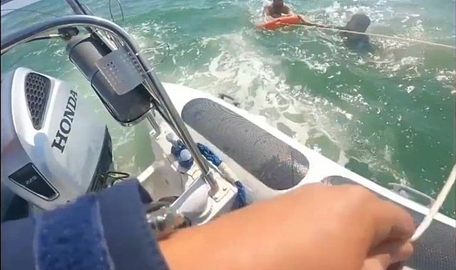 Alabora olan teknedeki 4 kişiyi Sahil Güvenlik kurtardı