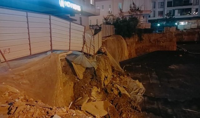 Alanya'da inşaatın koruma duvarı yıkıldı