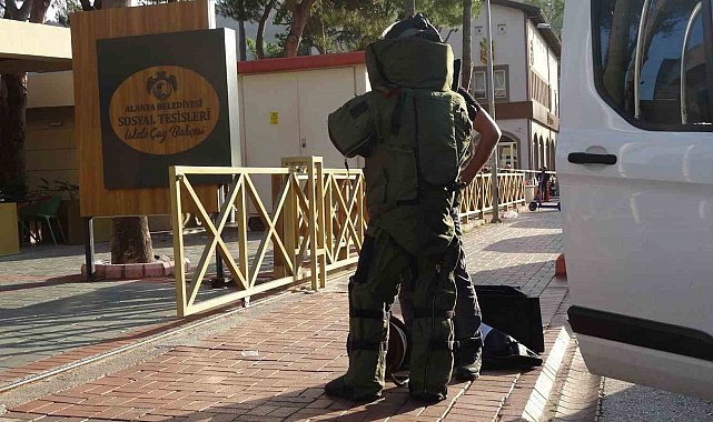 Alanya'da şüpheli valizden elbise çıktı