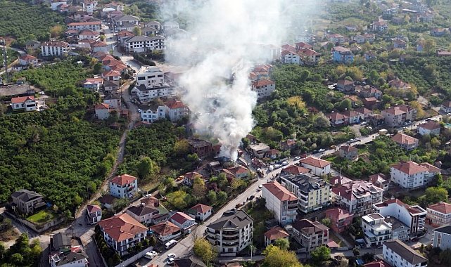 Alevlere teslim olan tek katlı ev kullanılmaz hale geldi