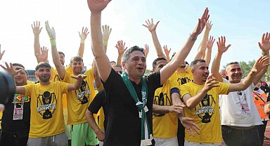 Aliağaspor FK, namağlup şampiyon olarak 2. Lig'e yükseldi