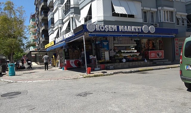 Alkol şişelerini poşete atıp sırra kadem bastı