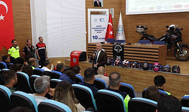 ALKÜ'de 10. yıl coşkusu devam ediyor