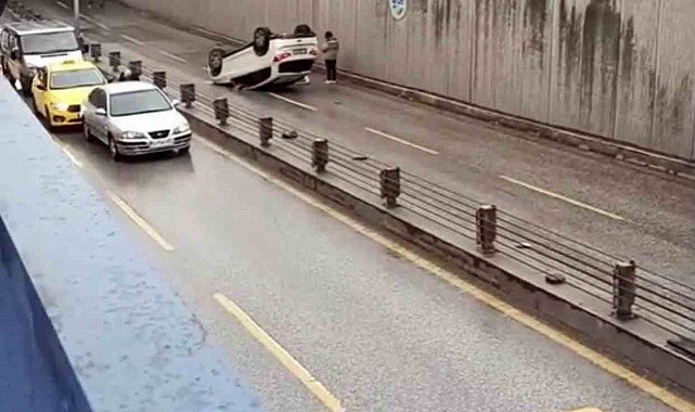 Alt geçitte takla atan otomobil trafiği aksattı