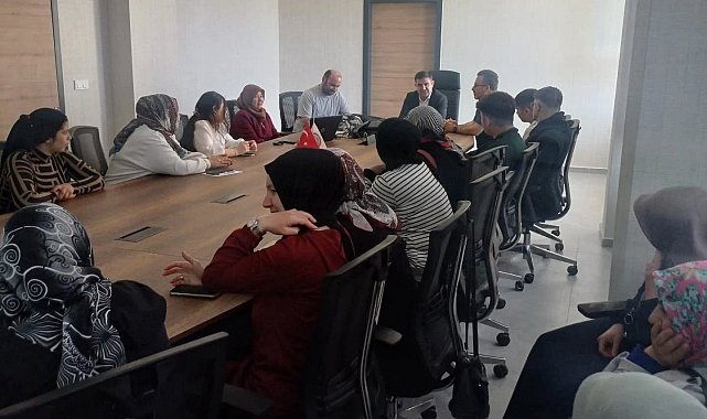 Altıntaş'ta "Ebeveyn Okulu" kursuyla aileler eğitimle buluşuyor