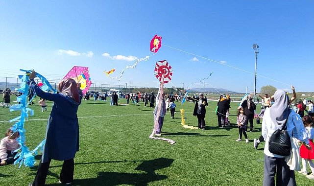 Altıntaş'ta uçurtma şenliği