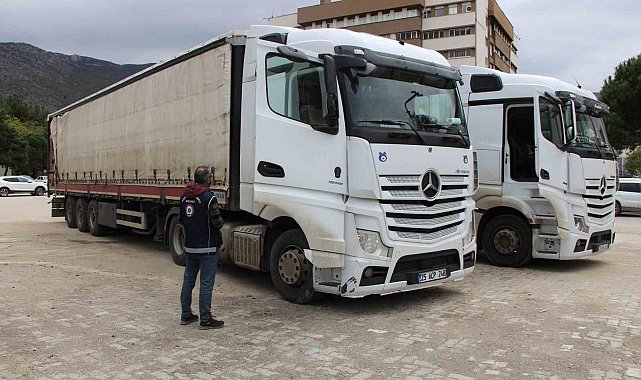 Amasya'da 5 kaçak göçmen yakalanan 2 tırın sürücüleri tutuklandı