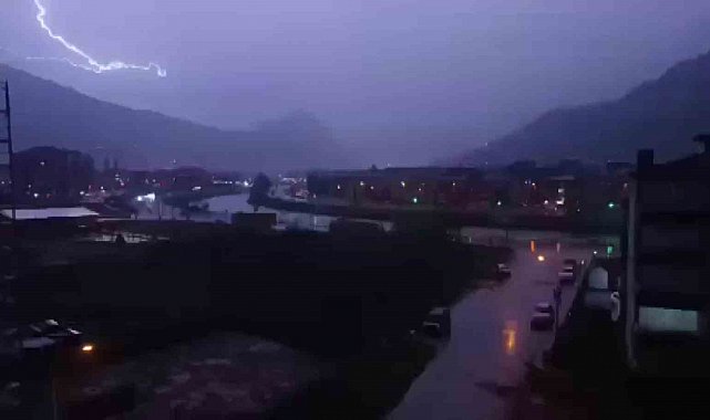 Amasya'da bir eve yıldırım düştü: 1 yaralı