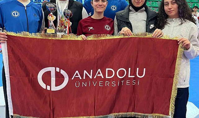 Anadolu Üniversitesi sporcuları TÜSF müsabakalarından madalya ile döndü