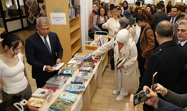 Anadolu Üniversitesinde üreten Türkiye temasıyla kitap okuma etkinliği gerçekleştirildi