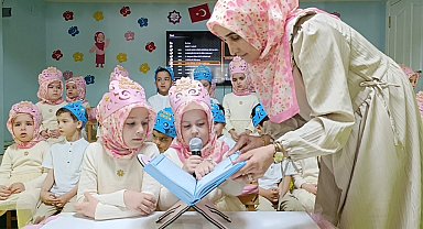 Anamurlu minikler Kur'an'a geçmenin sevincini yaşadı