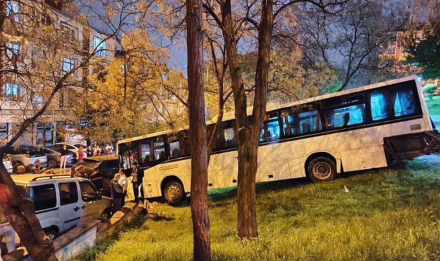 Ankara'da park halindeki otobüs freni boşalınca parka daldı